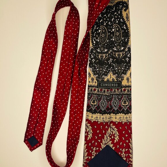 Hand Made Beautiful Red and Gold Paisley Silk Necktie - Picture 3 of 8